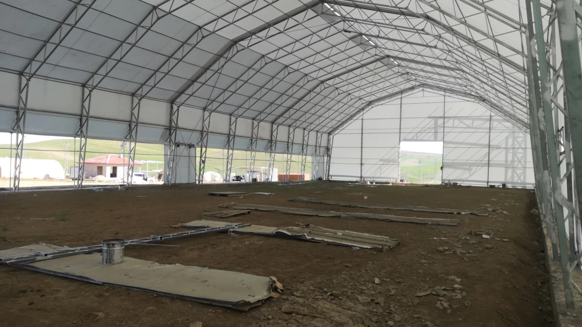 Contractor tent
