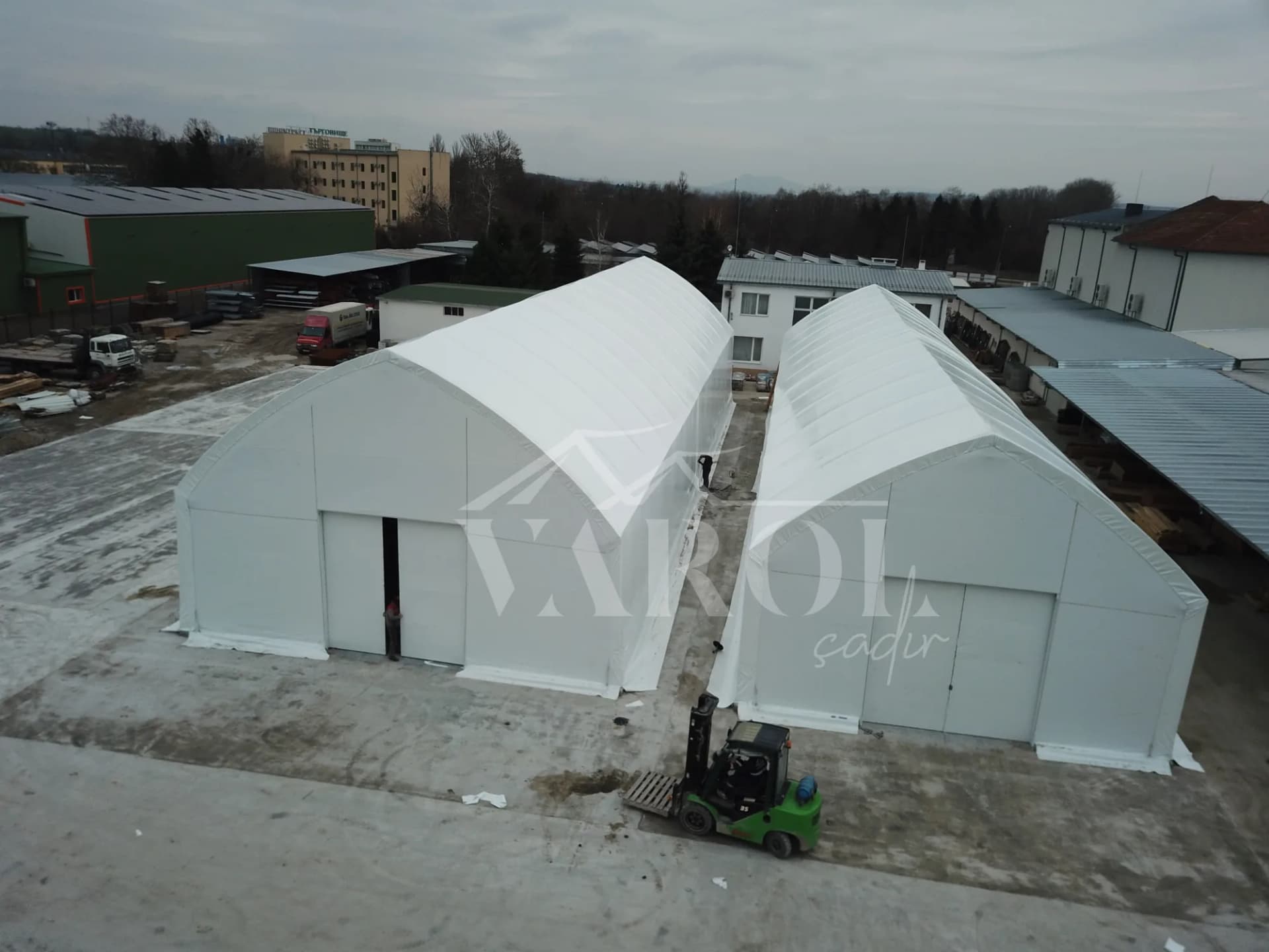 Contractor tent