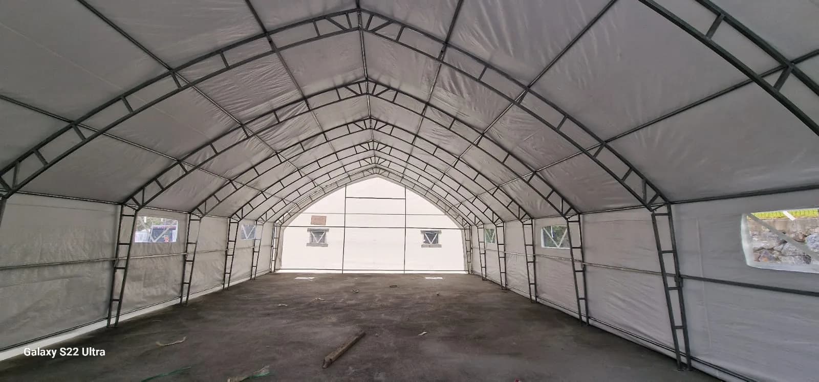 Cattle housing tent