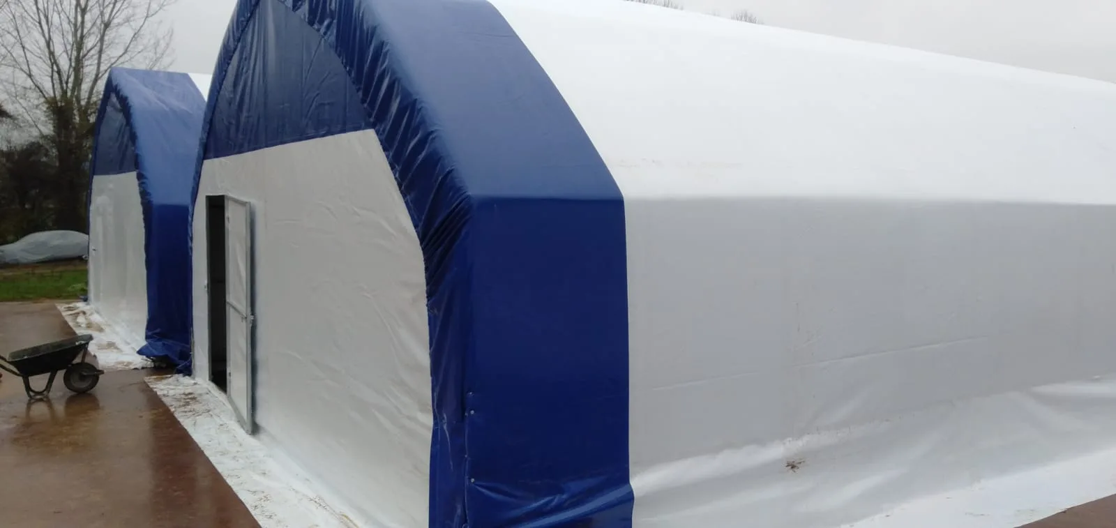 Mushroom growing tent