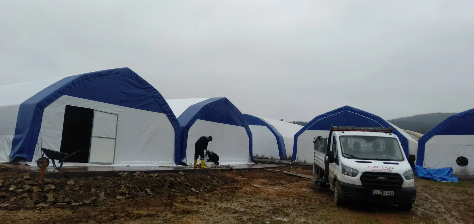 Mushroom growing tent